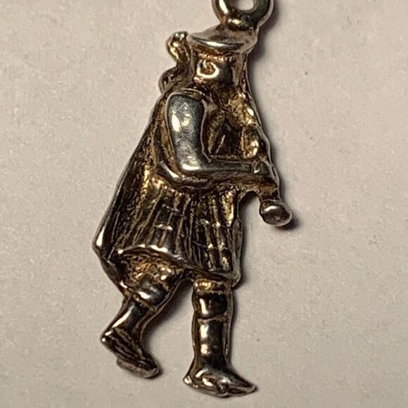 Vintage Bagpiper Charm - Picture 1 of 3